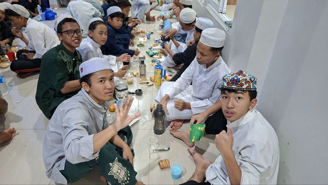 Buka Puasa Senin-Kamis